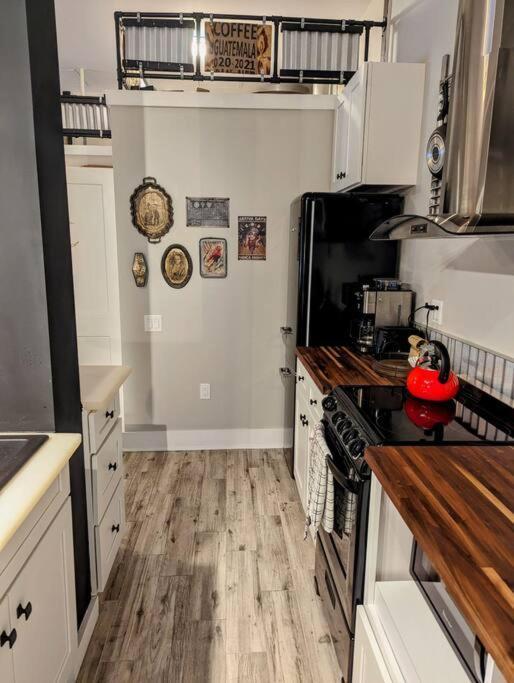 Cozy Af Steel-Rose Studio Tampa Extérieur photo